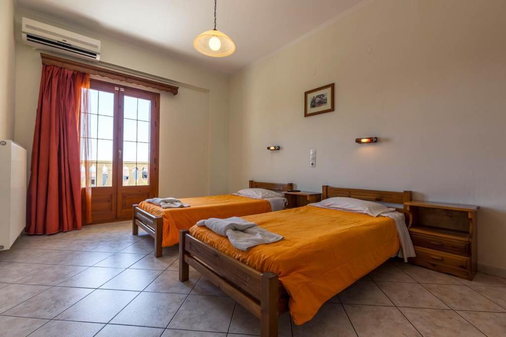 Kapetanios Apartments Agios Stefanos Avliotes  Buitenkant foto