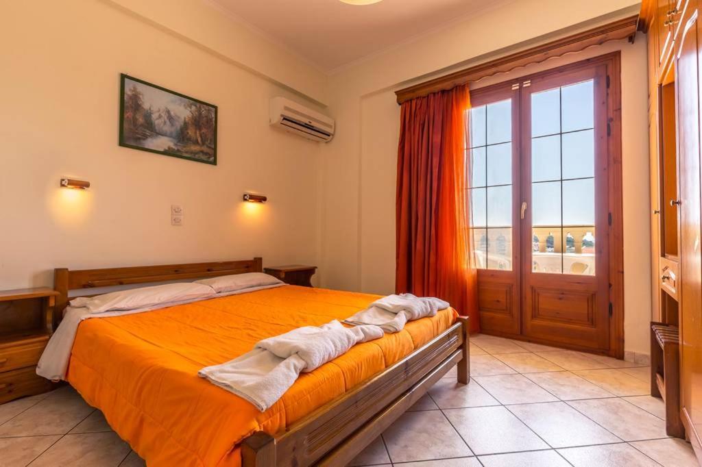 Kapetanios Apartments Agios Stefanos Avliotes  Buitenkant foto