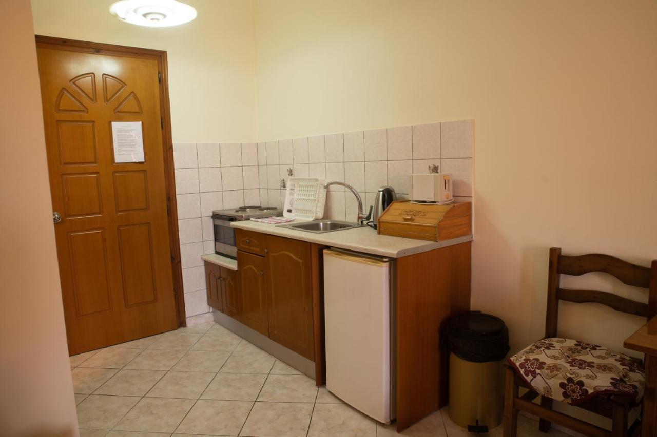 Kapetanios Apartments Agios Stefanos Avliotes  Buitenkant foto