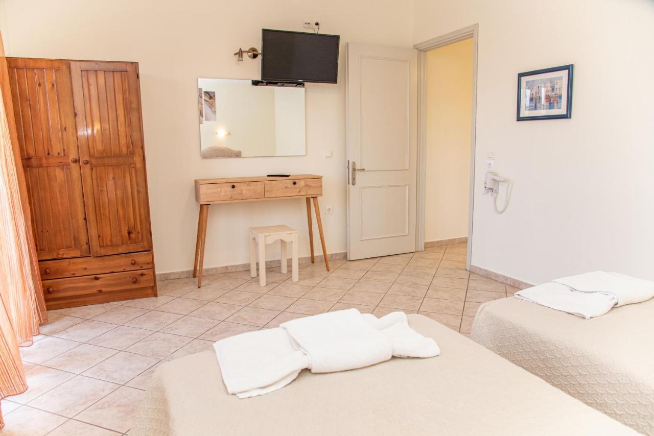 Kapetanios Apartments Agios Stefanos Avliotes  Buitenkant foto